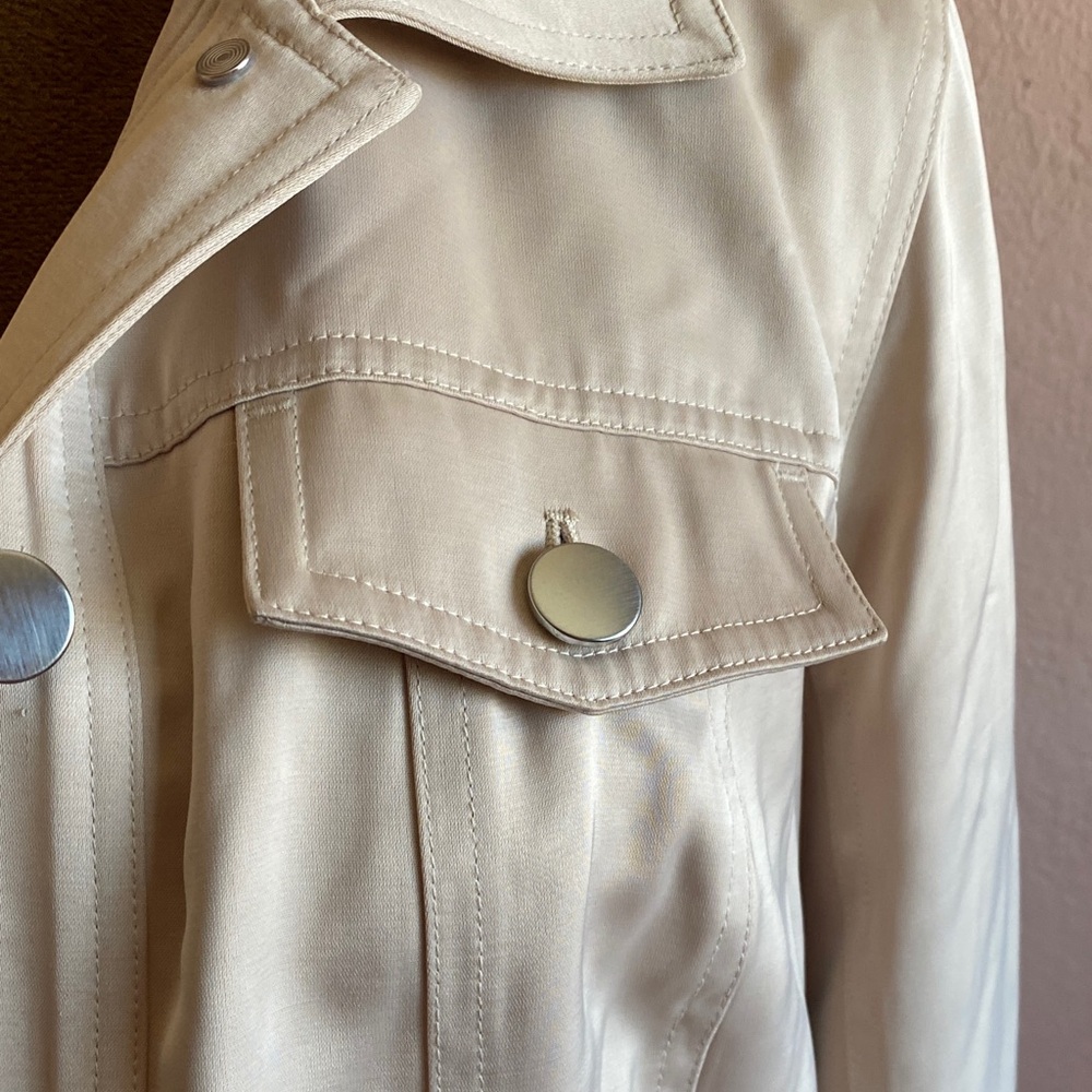 CHICO’S Cream Button-Front Lightweight Jacket - Picture 3 of 10